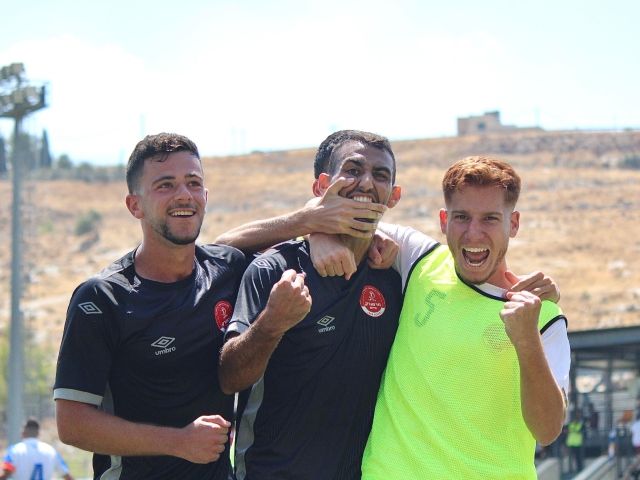 שחקני מרמורק חוגגים את שער הניצחון בשישי האחרון (סהר בראל, מדיה הפועל מרמורק)